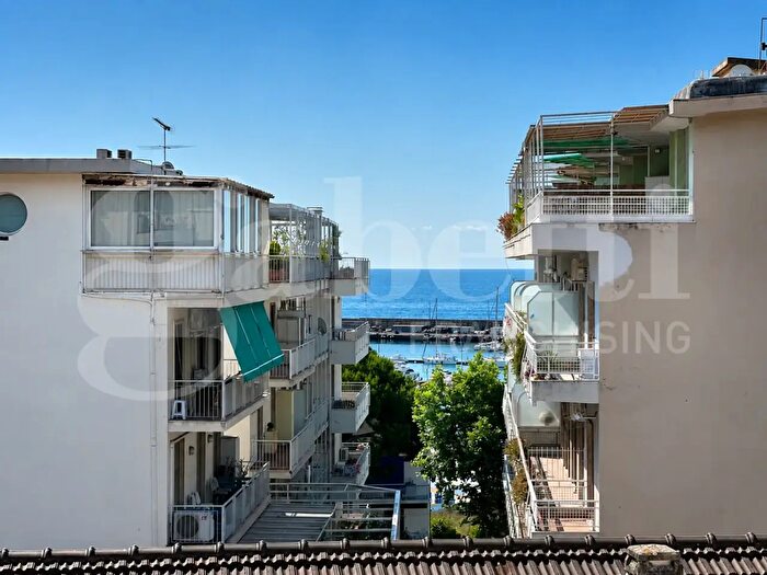 Appartamento trilocale in vendita in Corso Giuseppe Garibaldi, Sanremo