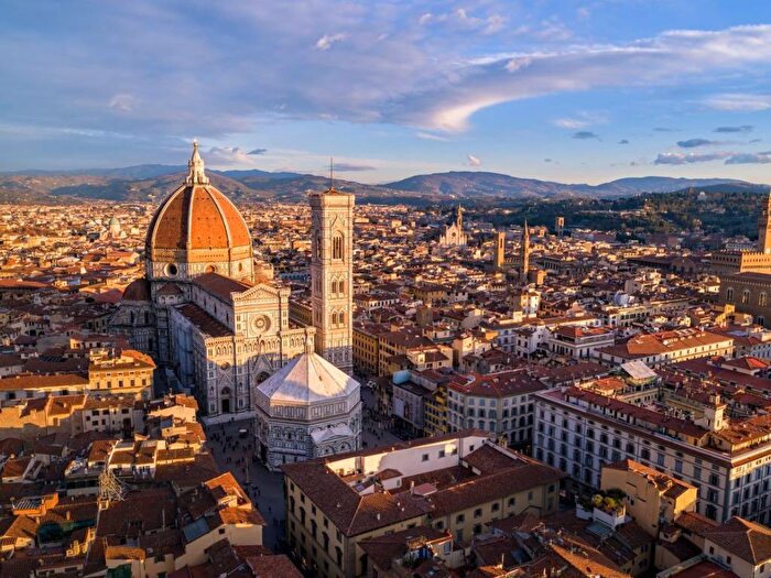 Appartamento con 6 locali in affitto in Via Santa Maria, Santo Spirito, Firenze