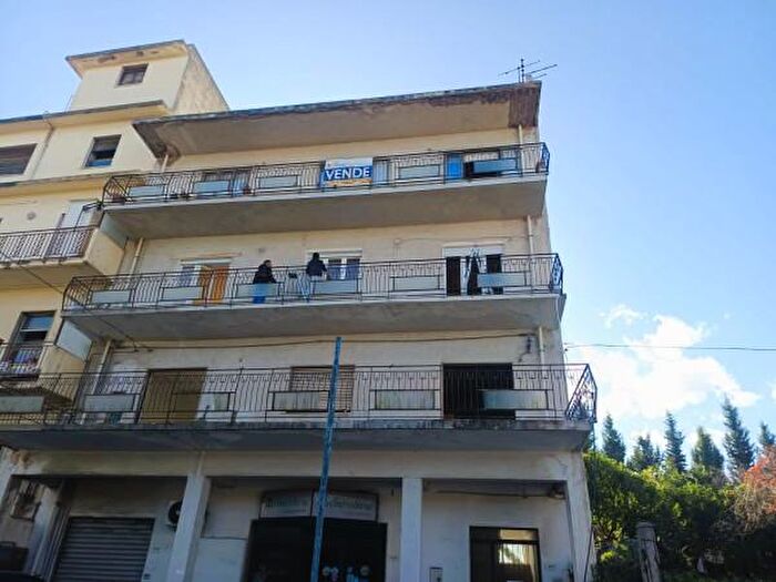Appartamento con 6 locali in vendita in Via Nazionale, Villafranca Tirrena