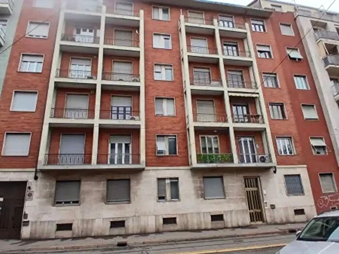 Appartamento bilocale in affitto in Via Genova, Torino