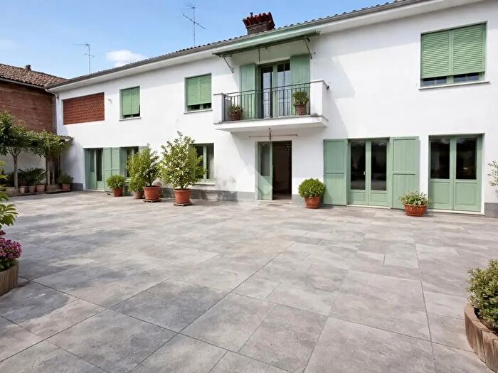 Casa con 5 locali in vendita in Via Montegrappa, Oviglio