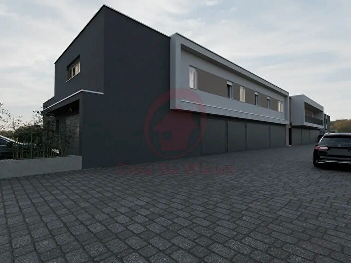 Appartamento quadrilocale in vendita in Via Capeleo, Stra