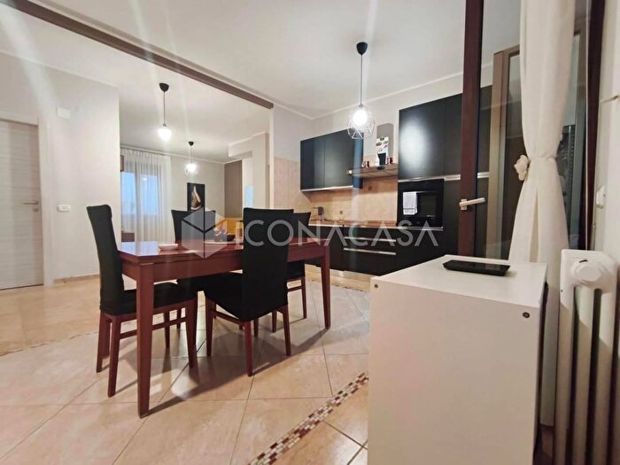 Appartamento con 6 locali in vendita in Viale Checchia Rispoli, San Severo