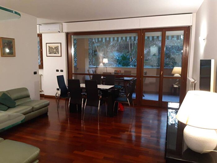 Appartamento con 5 locali in affitto in Via Pinerolo, San Siro, Milano