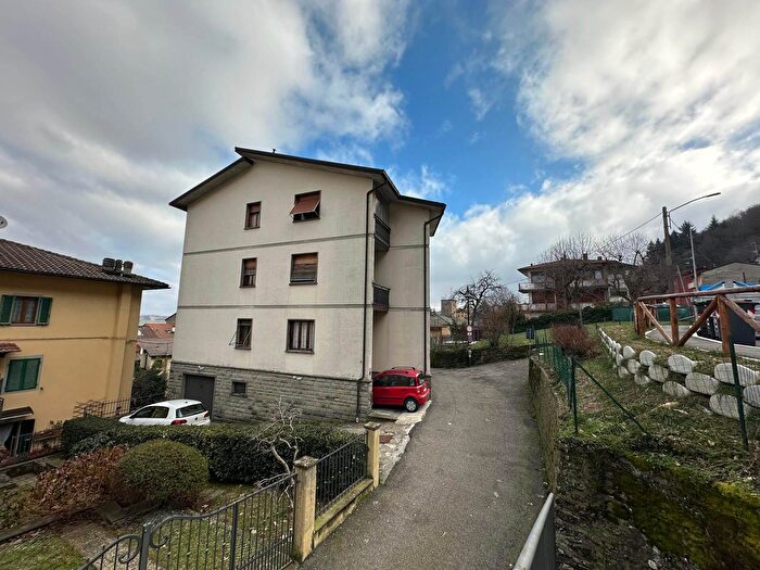 Appartamento con 5 locali in vendita in Via Santa Croce, Castiglione Dei Pepoli