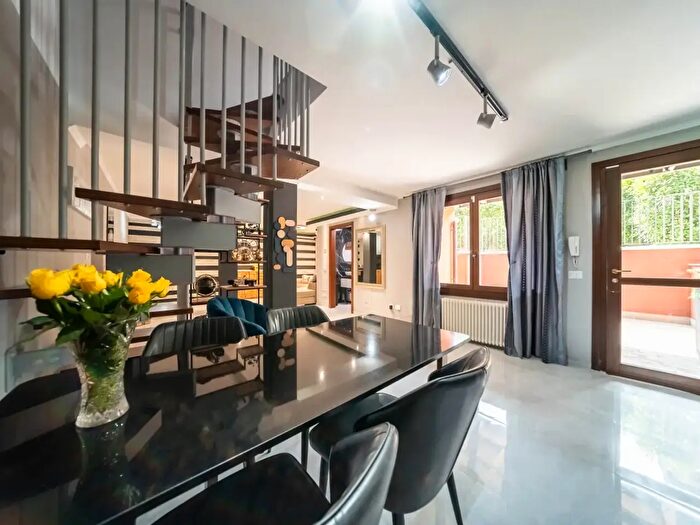 Appartamento trilocale in vendita in Via Pietro Fiaccadori, Parma