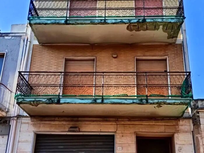 Casa con 5 locali in vendita in Floridia