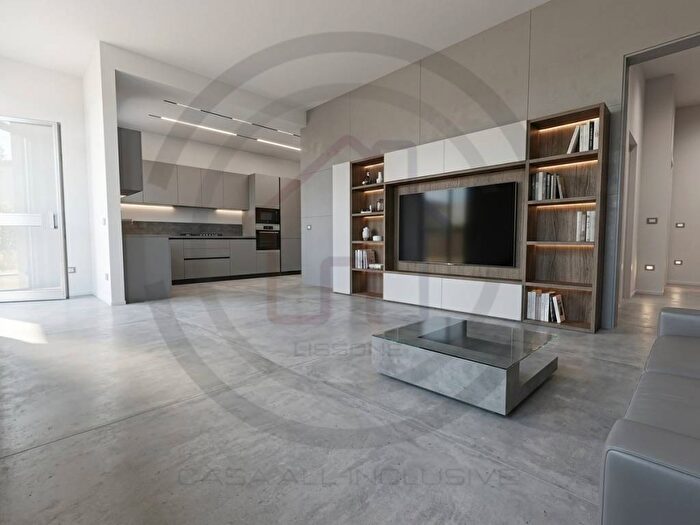 Appartamento quadrilocale in vendita in Via Como, Meda