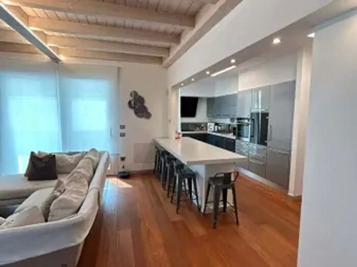 Appartamento quadrilocale in vendita in Via Giuseppe Zalamella, Ravenna