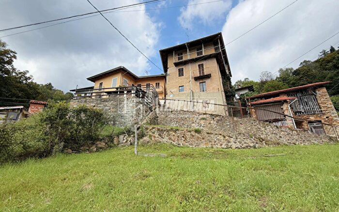 Casa quadrilocale in vendita in Regione Rovella, Bioglio