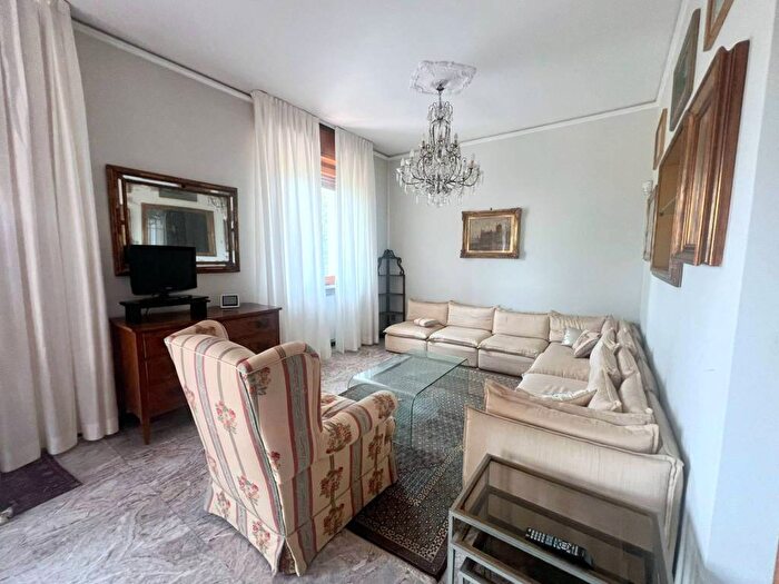 Appartamento quadrilocale in affitto in Viale Pubblico Passeggio, Pubblico Passeggio, Piacenza