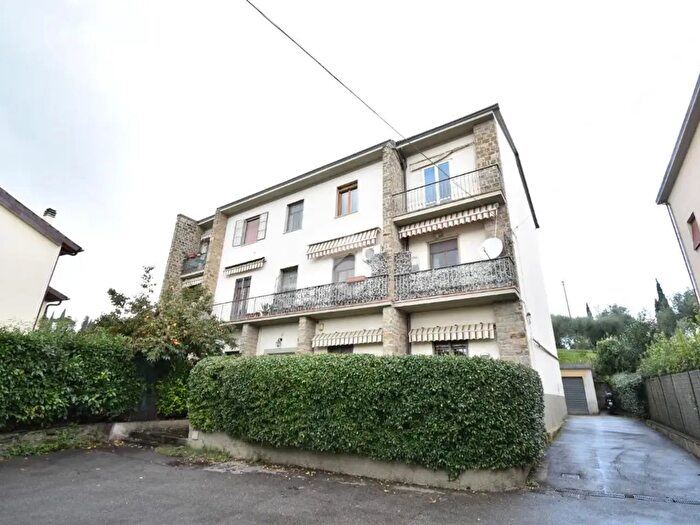 Appartamento quadrilocale in affitto in Via del Larione, Firenze