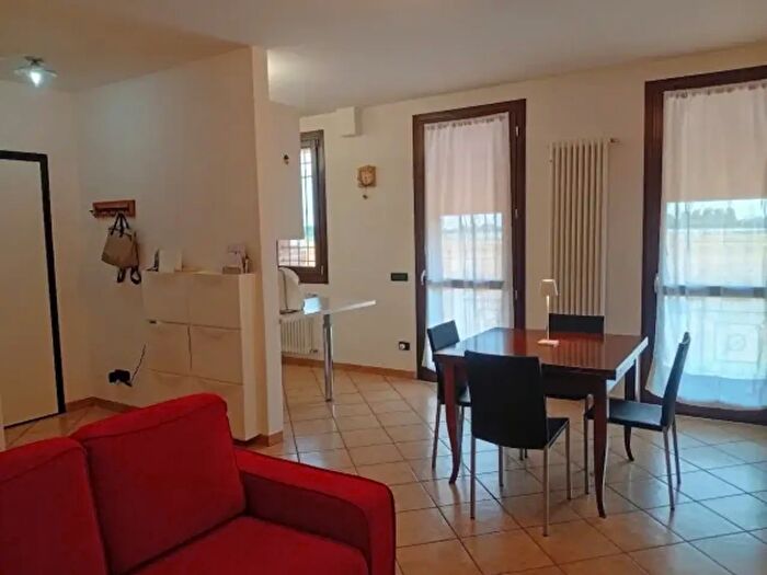 Appartamento trilocale in vendita in Tresignana