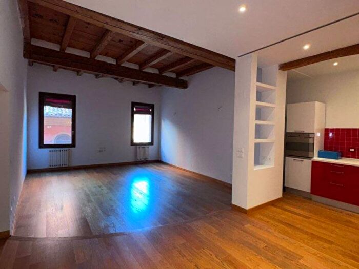 Appartamento trilocale in affitto in Centro Storico, Bologna