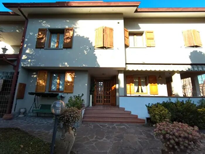Casa con 6 locali in vendita in Via Enrico Fermi, Nonantola