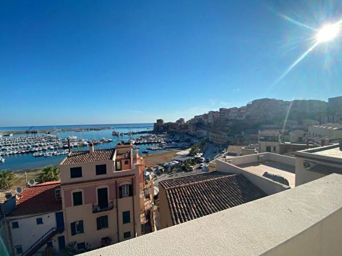 Casa quadrilocale in vendita in Via Discesa Marina, Castellammare Del Golfo