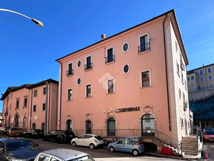 Appartamento trilocale in vendita in Via Fontesecco, LAquila
