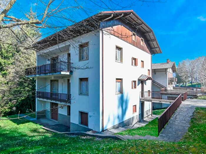 Casa in vendita in Via Talpino, Selvino