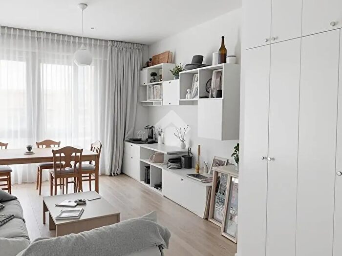 Appartamento trilocale in vendita in Via Aquileia, Modena