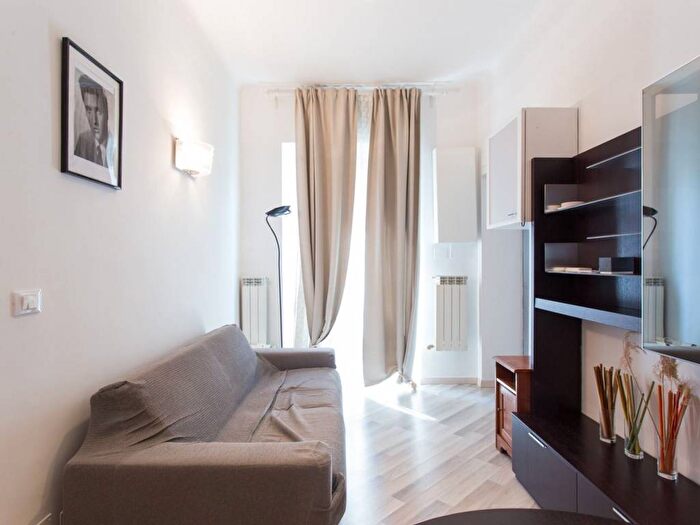 Appartamento trilocale in affitto in Via Ausonio, Corso Genova, Milano
