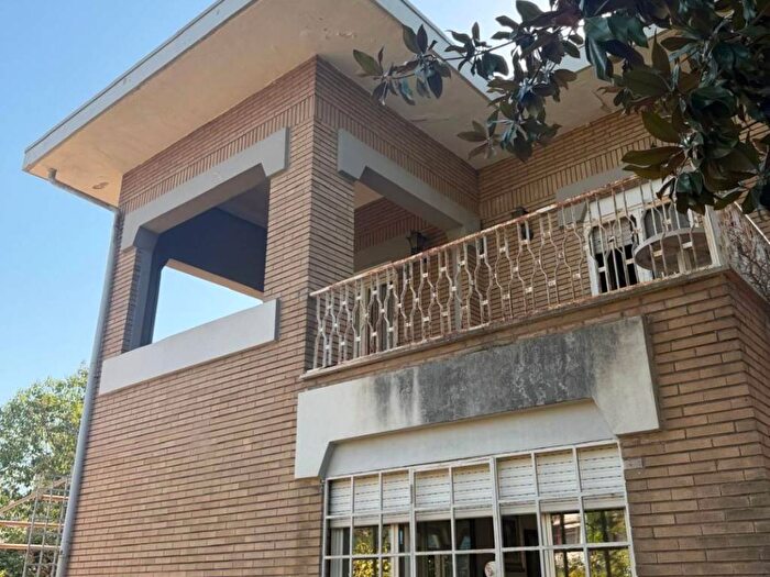 Casa con 6 locali in vendita in Via Giuseppe Raggio, Morbella Cucchiarelli, Latina