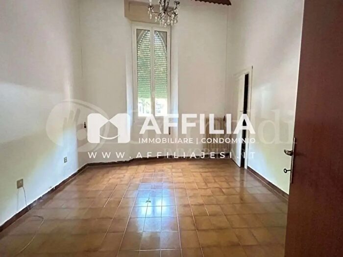 Appartamento con 6 locali in vendita in Viale della Vittoria, Chiaravalle