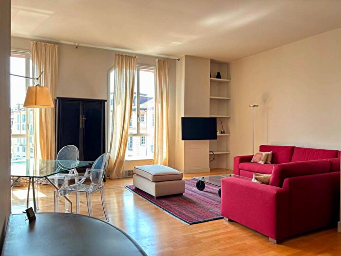 Appartamento bilocale in affitto in Piazza Santo Stefano, Borgogna Largo Augusto, Milano