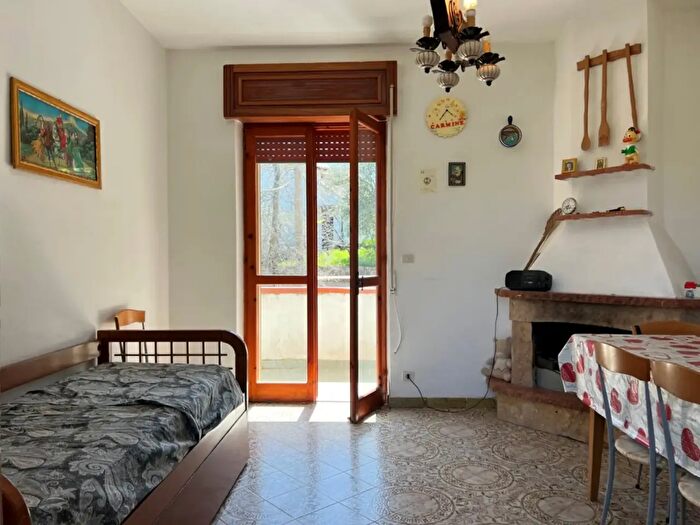 Appartamento quadrilocale in vendita in Contrada Cannetiello Snc, Pollica