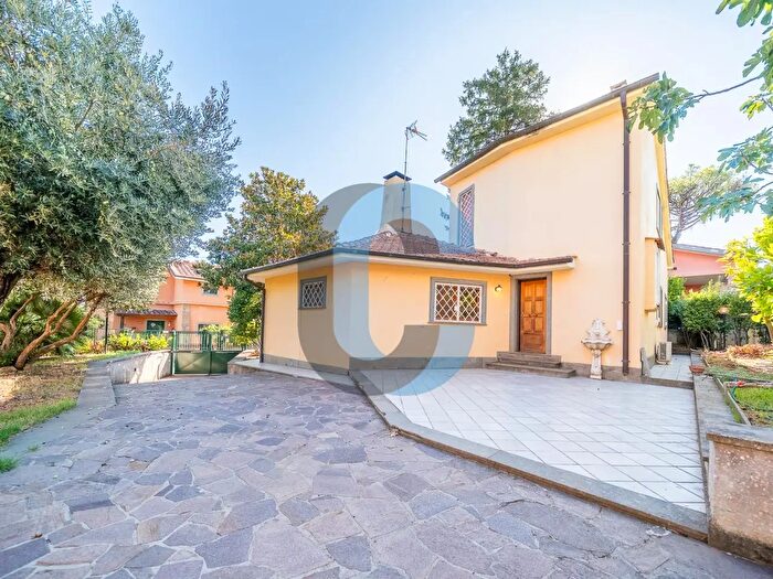 Casa con 5 locali in vendita in Via Sentiero del Bosco, Grottaferrata