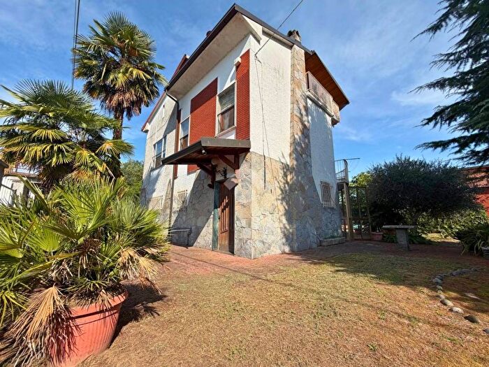 Casa con 6 locali in vendita in Via duca d' aosta, Centro, Tronzano Vercellese