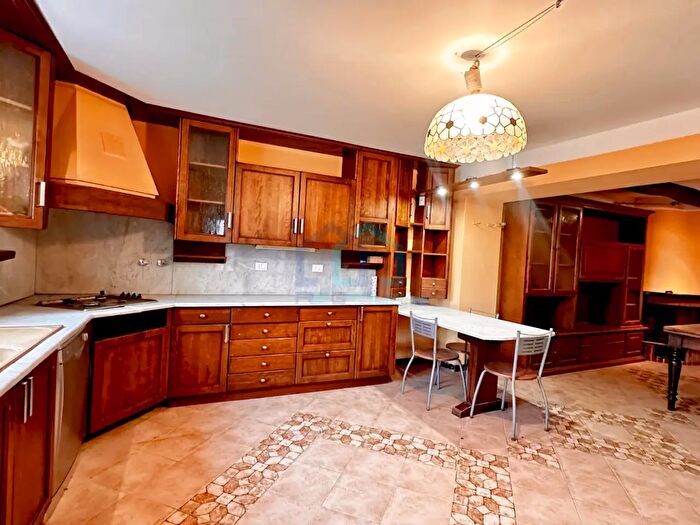 Casa con 10 locali in vendita in Località Bricco, Altare