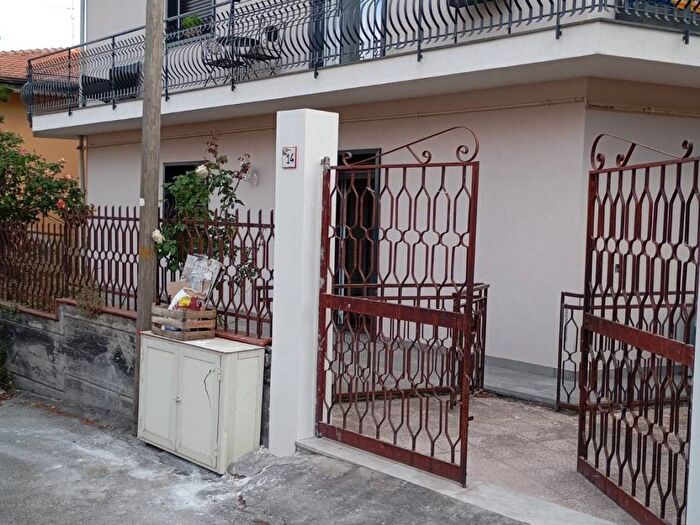 Appartamento con 5 locali in affitto in Via Giacomo Puccini, Nicolosi