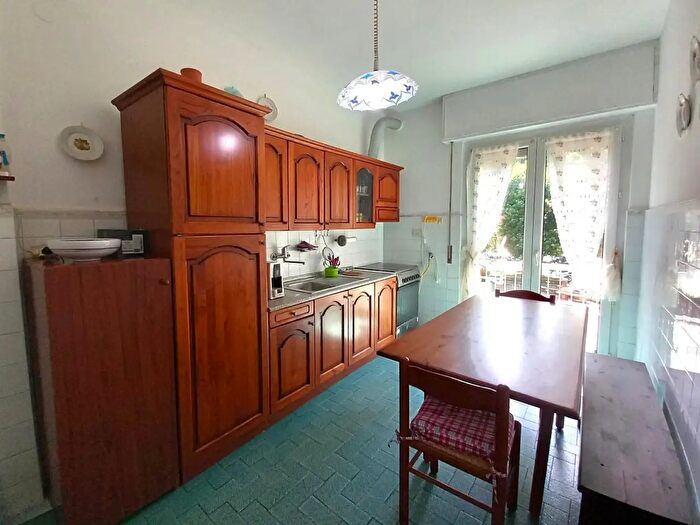 Appartamento con 6 locali in vendita in Recco