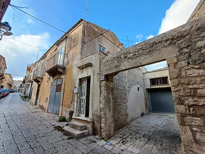Casa con 7 locali in vendita in Cso Guglielmo Marconi, Modica