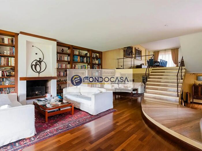 Casa con 10 locali in vendita in Via Giovan Leonardo Marugi, Lecce