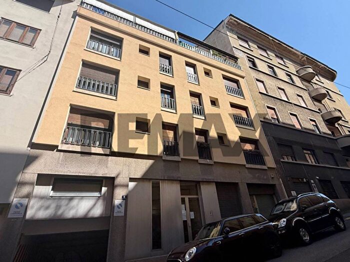 Appartamento quadrilocale in affitto in Largo Barriera Ospedale Maggiore, Trieste