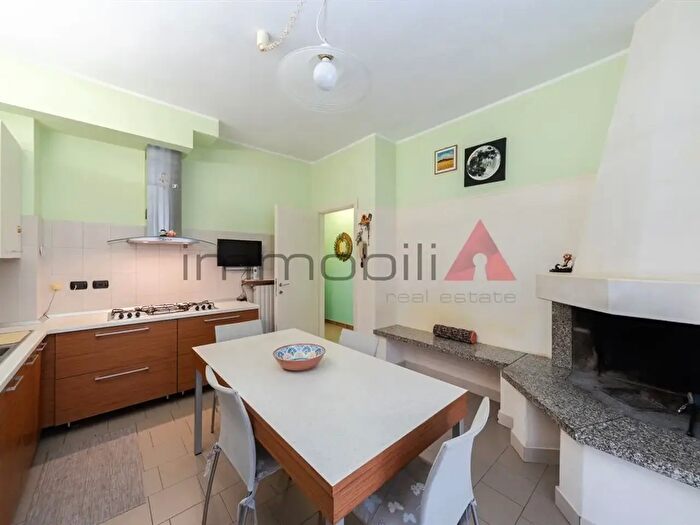 Casa con 5 locali in vendita in Nova Milanese