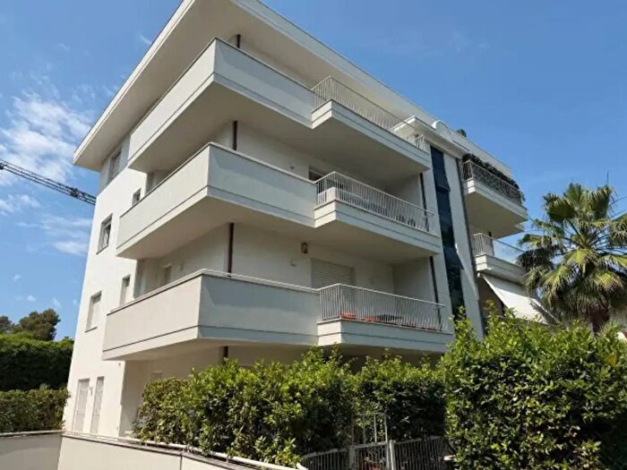 Appartamento trilocale in vendita in Viale Ludovico Limentani, Riccione