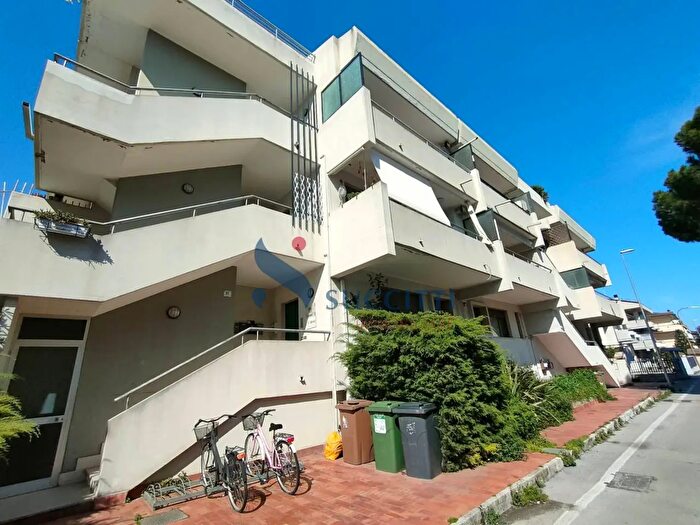 Appartamento trilocale in vendita in Via G Pepe, Tortoreto