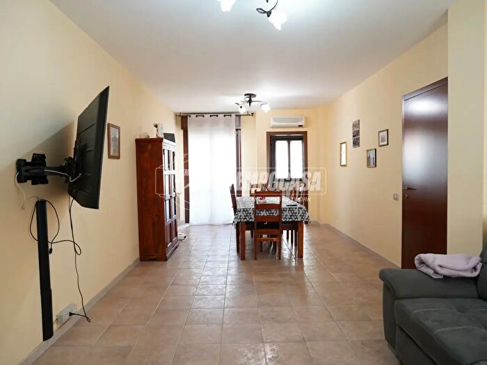 Appartamento trilocale in vendita in Via Mal di Ventre, Assemini