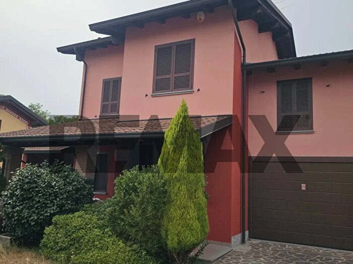 Casa con 5 locali in vendita in Zerbolo'