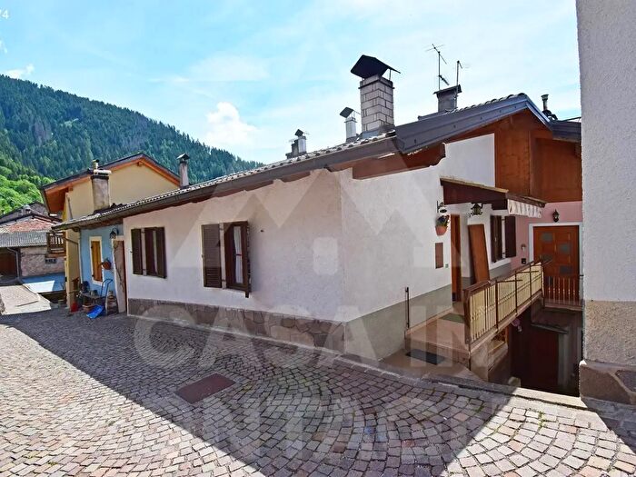 Appartamento trilocale in vendita in Valfloriana