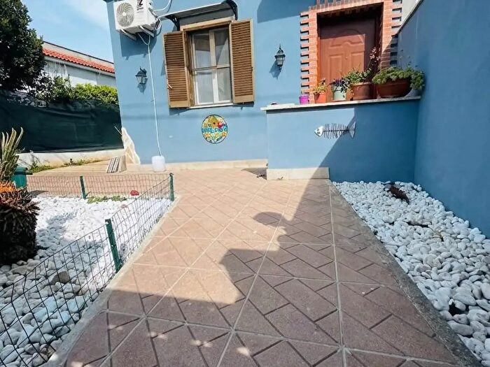 Casa con 6 locali in vendita in Via Arenzano, Nettuno