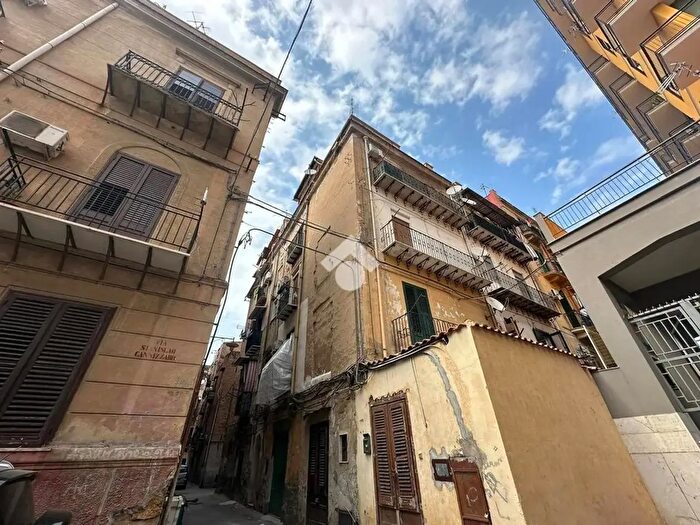 Appartamento trilocale in vendita in Via Giuseppe Recupero, Palermo