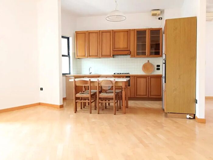 Appartamento trilocale in vendita in Via Livio Zambeccari, Vicenza