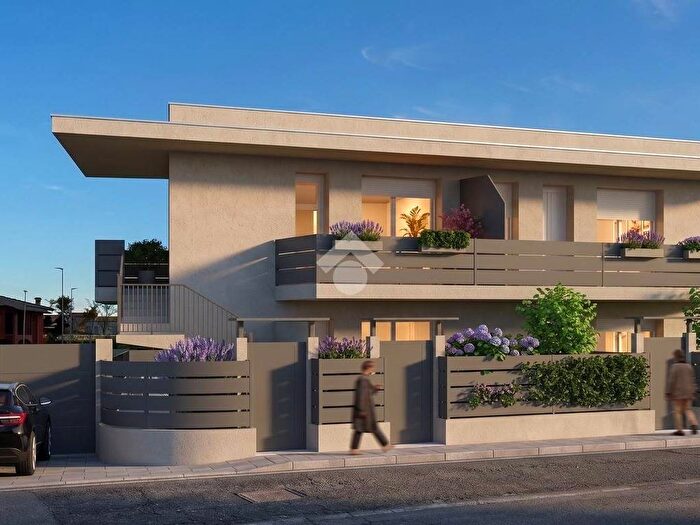 Appartamento trilocale in vendita in Via Colombaia, Ponte Cingoli, Rodengo Saiano