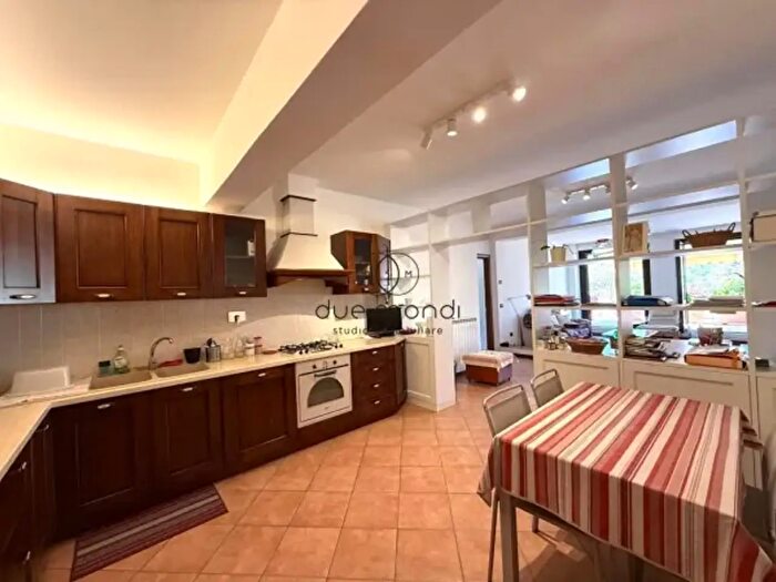 Appartamento trilocale in vendita in Via del Pozzo Orlando, Spoleto