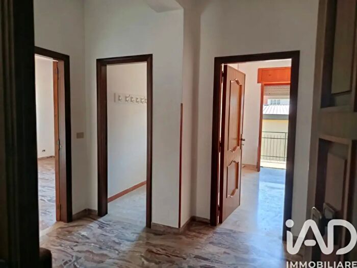 Appartamento con 9 locali in vendita in Via dei Mille, Lamezia Terme