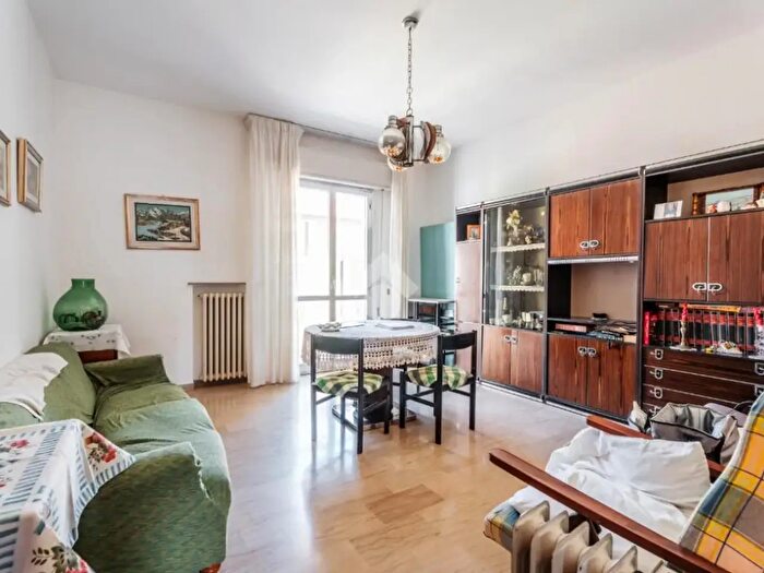 Appartamento trilocale in vendita in Via Ermete Novelli, Rimini
