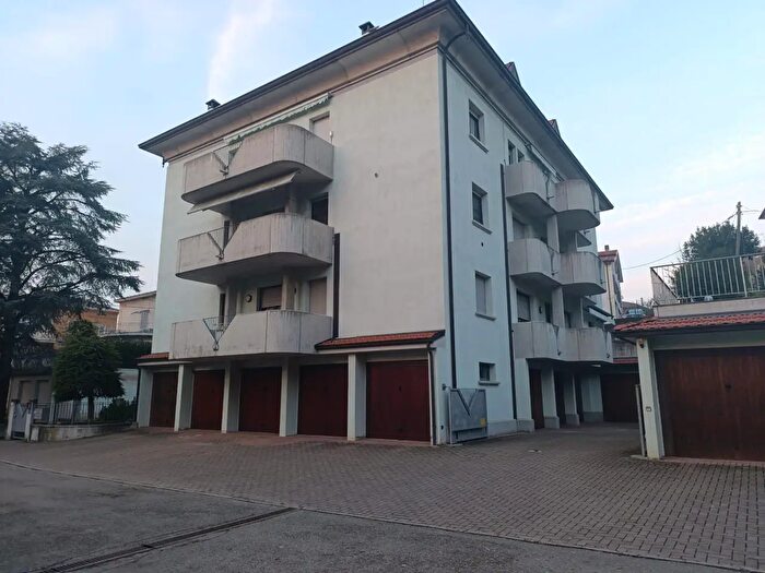 Appartamento con 6 locali in vendita in Fornovo Di Taro